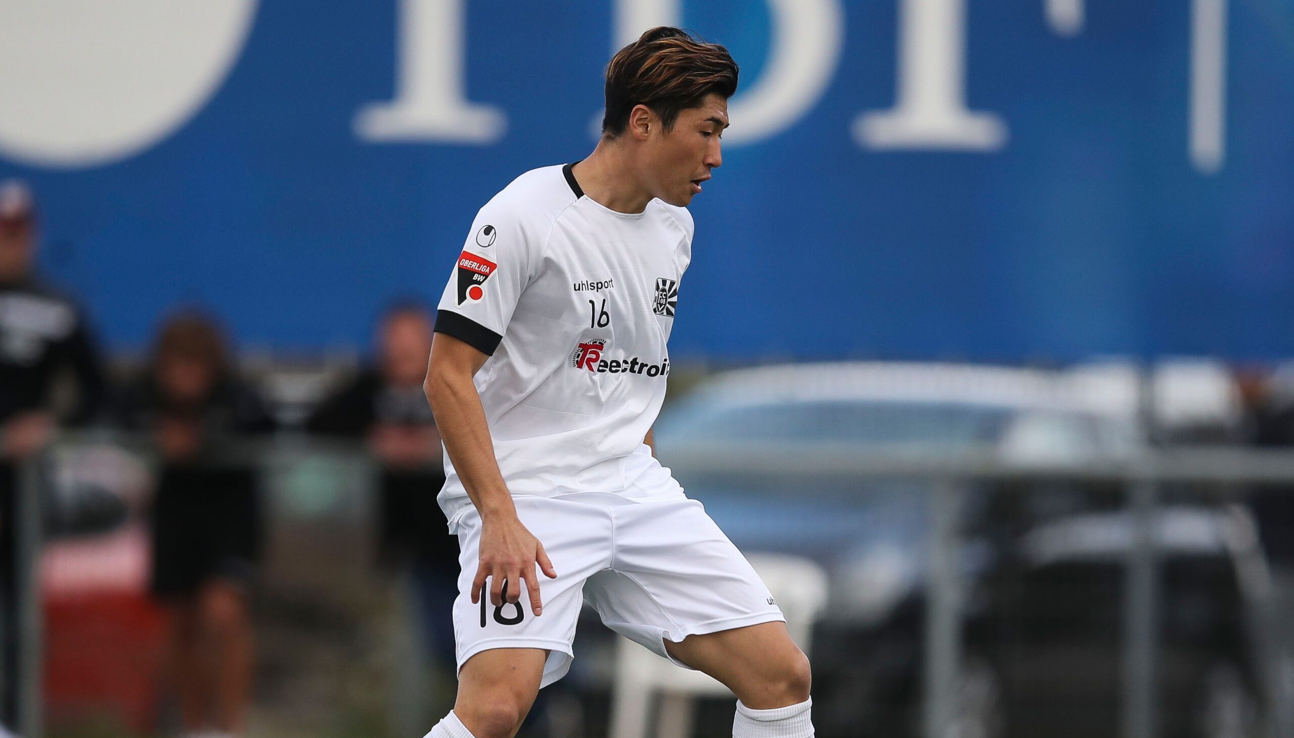 3DECBA38-5D01-45E2-9843-